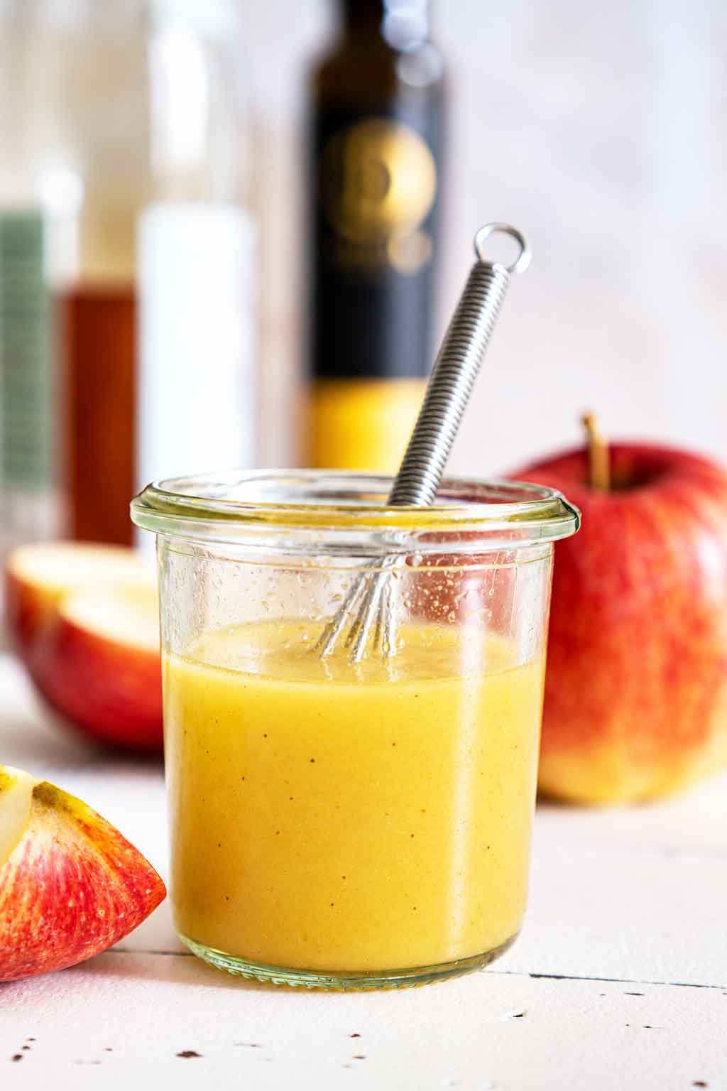 Dressingglas mit Apfelessig-Leinöl-Dressing