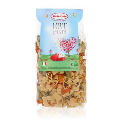 Dalla Costa Pasta mit Herz Motiv 500g – Dreifarbige Hartweizenpasta in romantischer Herzform.