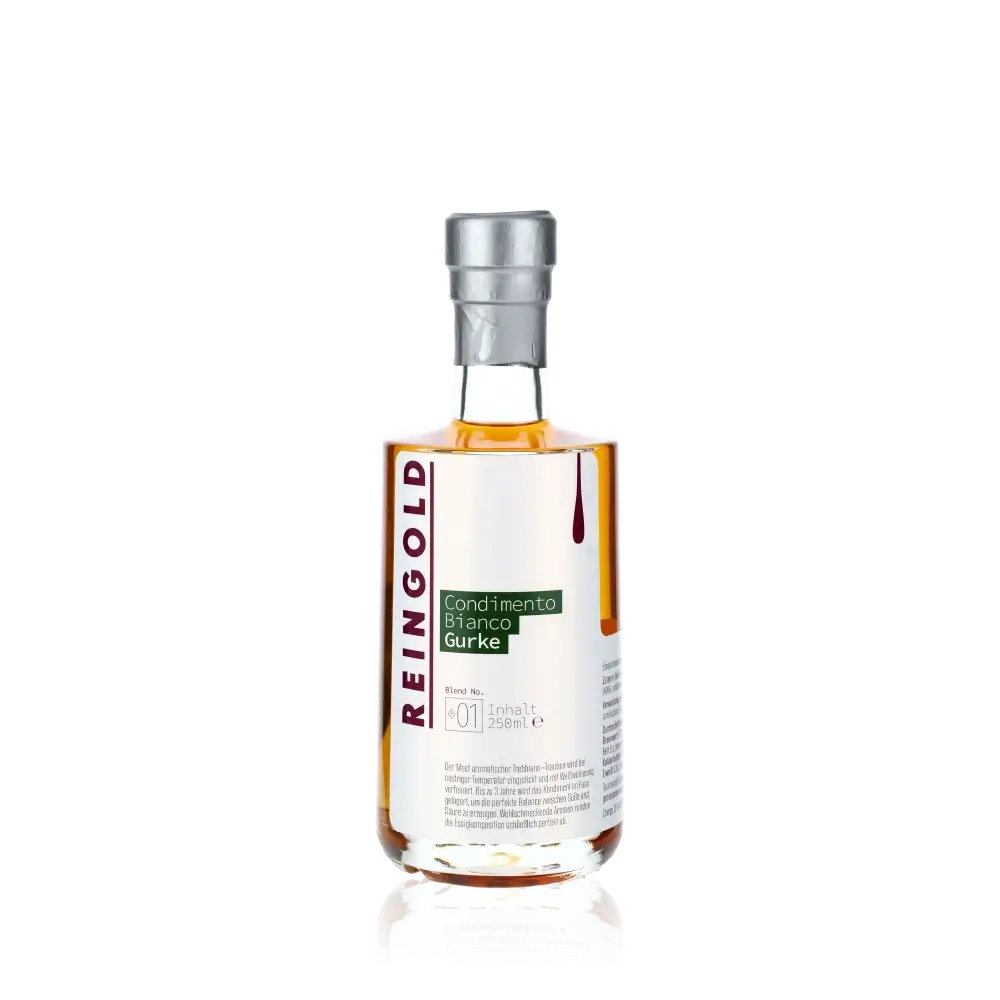 Reingold Condimento Bianco Gurke Flasche vor schwarzem Hintergrund.