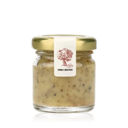 Trüffelbutter im Glasbehälter.