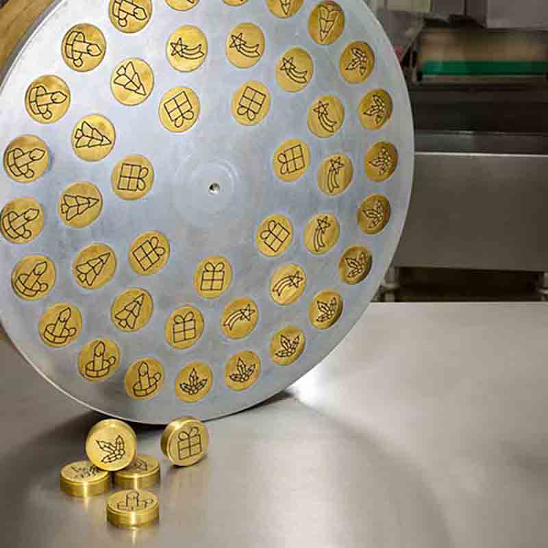 Bronzematrizen mit Kinder-Pasta Motiven.